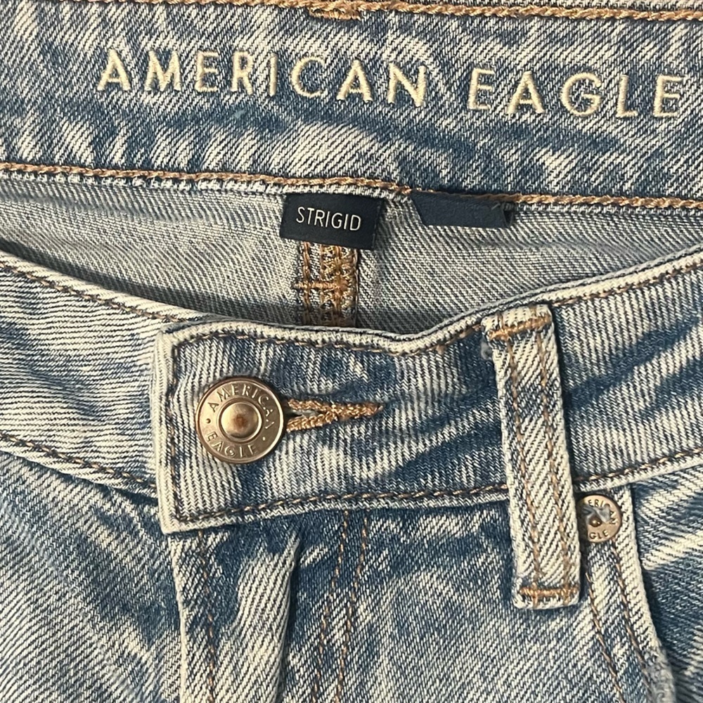 American Eagle Distressed Light Wash Ripped Jeans Sz 8 - Picture 7 of 7